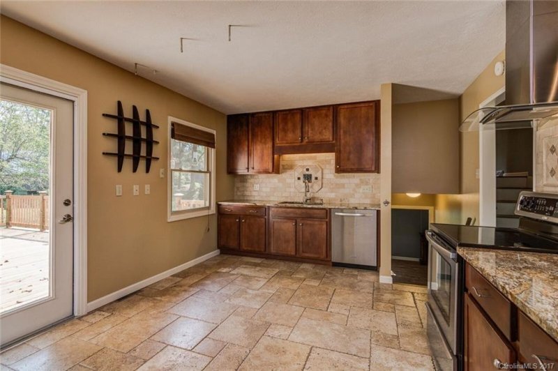 Property image 5 at 8 Brookgreen Place, Asheville, NC 28804