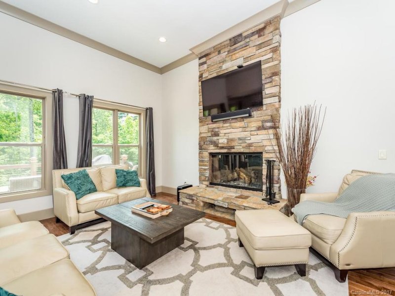 Property image 4 at 48 Ledgestone Drive, Fairview, NC 28730