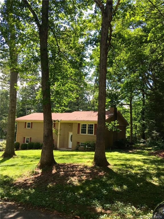 Property image 2 at 211 Castleton Lane, Hendersonville, NC 28791