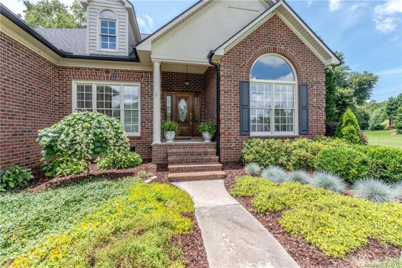 Property image 2 at 5585 Oakmont Street, Kannapolis, NC 28081