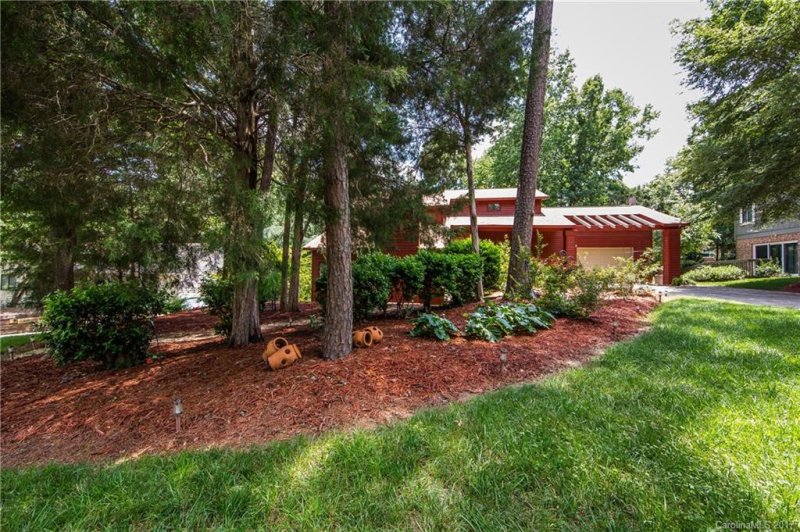 Property image 2 at 8722 Lorraine Drive, Charlotte, NC 28270