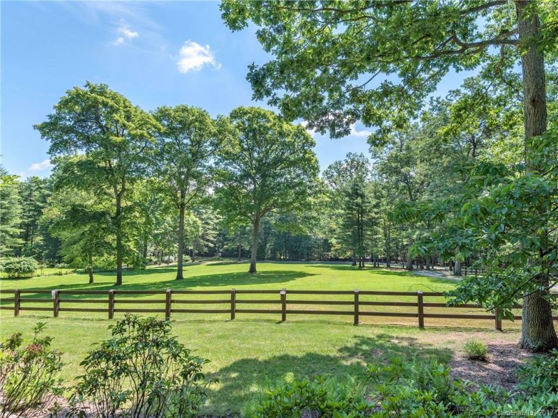 Property image 2 at 80 Deerhaven Lane, Asheville, NC 28803