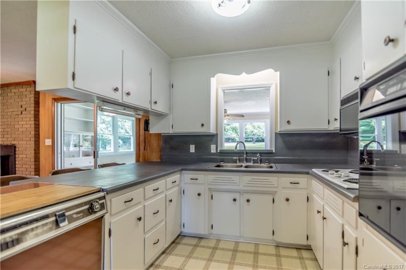 Property image 4 at 3608 Pinecrest Drive, Gastonia, NC 28056