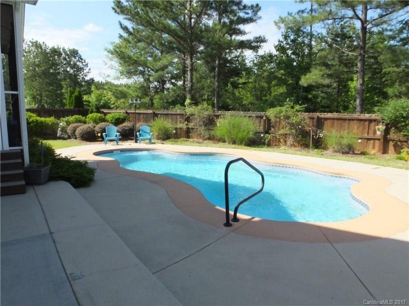 Property image 5 at 6501 Amberwood Drive, Mount Holly, NC 28120