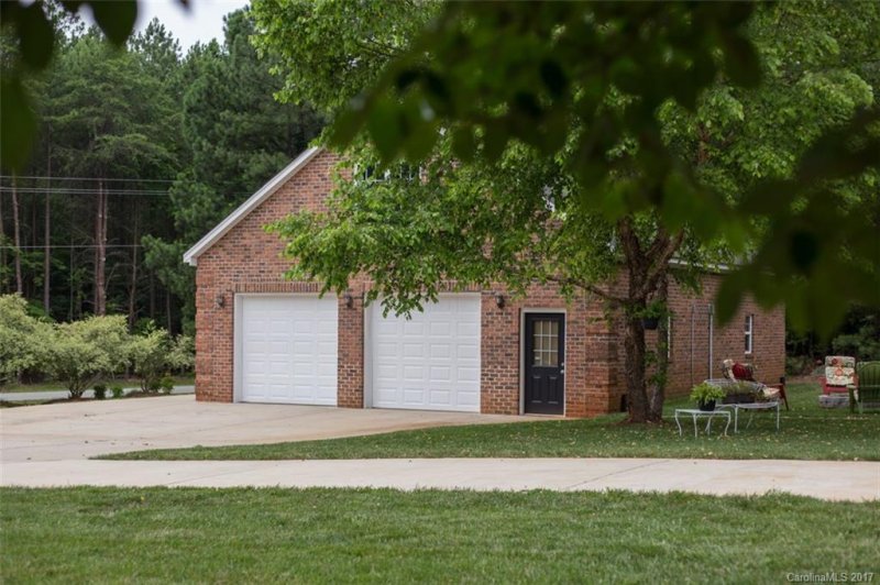 Property image 3 at 2595 Camelia Pointe Drive, Sherrills Ford, NC 28673