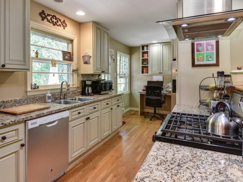 Property image 5 at 7 Pinehurst Road, Asheville, NC 28805