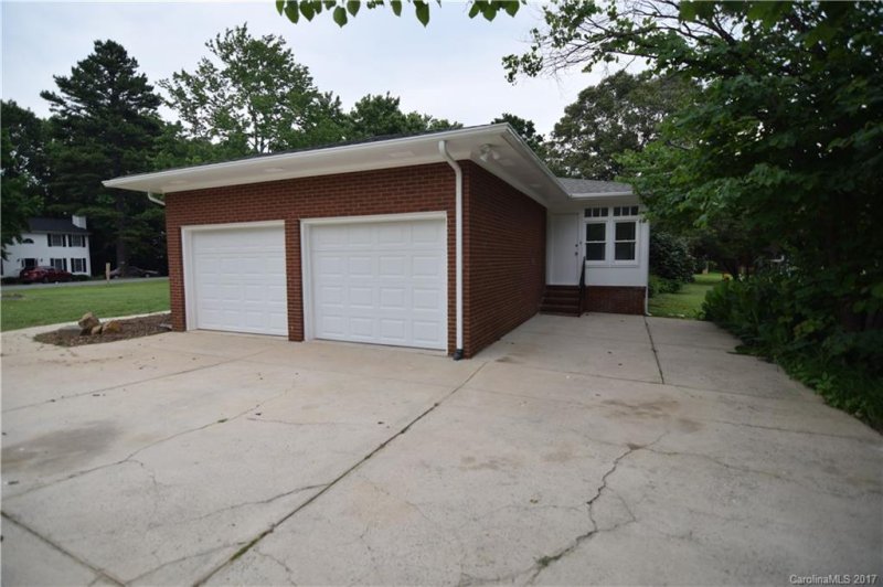 Property image 3 at 7018 Ridge Lane Road, Charlotte, NC 28262