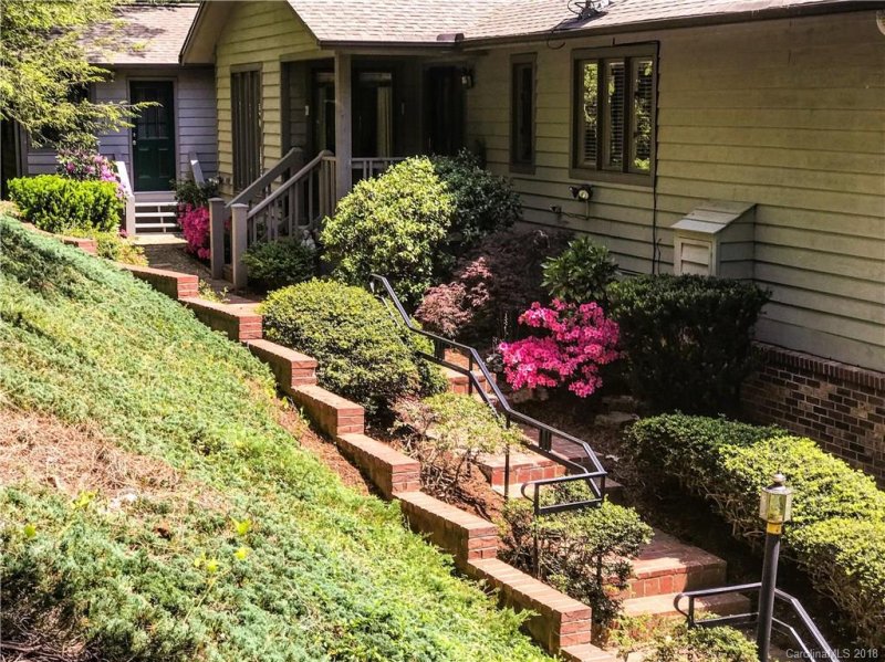 Property image 3 at 135 Sondley Parkway, Asheville, NC 28805