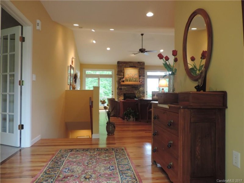 Property image 3 at 11 Josie Lane, Asheville, NC 28804