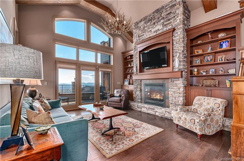 Property image 2 at 4 Chimney Crest Drive, Asheville, NC 28806