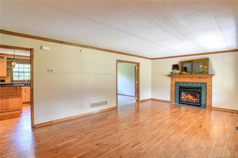 Property image 5 at 201 Meadow Run Extension, Asheville, NC 28806