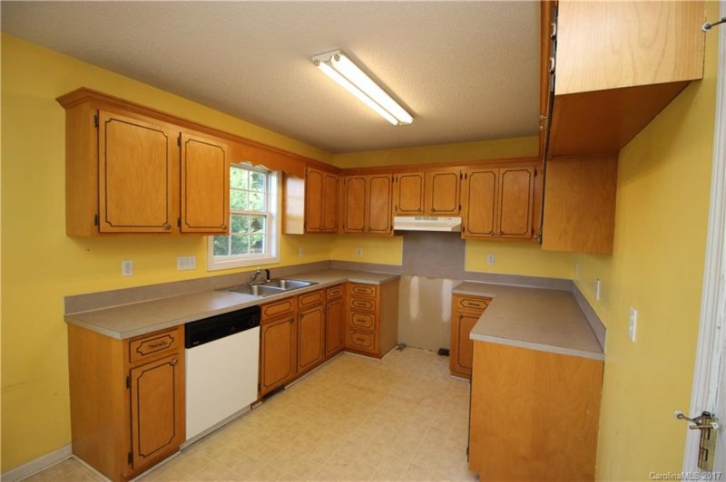 Property image 4 at 5065 Gateway Drive, Claremont, NC 28610