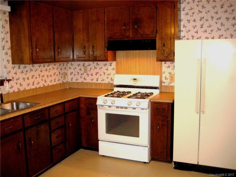 Property image 2 at 6824 Ridge Court, Charlotte, NC 28215