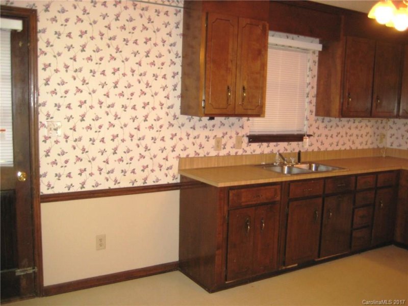 Property image 3 at 6824 Ridge Court, Charlotte, NC 28215