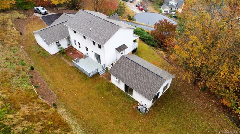 Property image 3 at 961 Plantation Drive, Marion, NC 28752