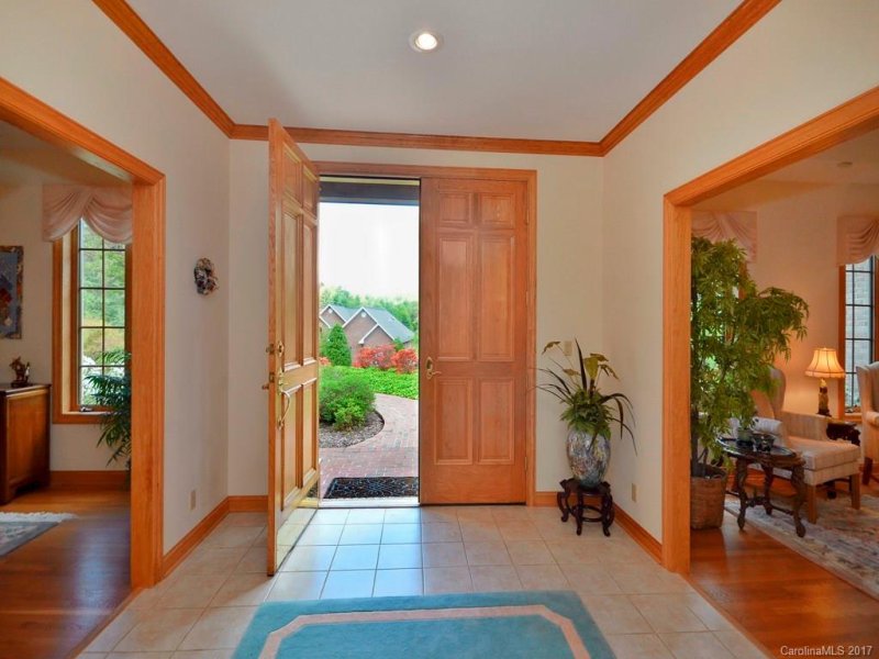 Property image 2 at 10 Thornapple Drive, Hendersonville, NC 28739