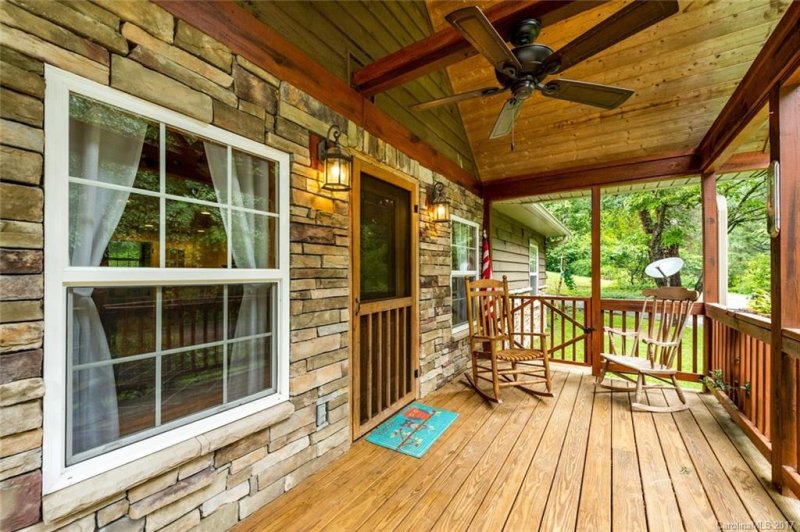 Property image 3 at 520 Fairway Drive, Hendersonville, NC 28739