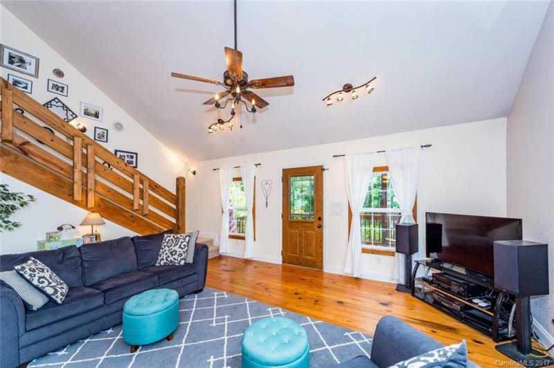 Property image 5 at 520 Fairway Drive, Hendersonville, NC 28739