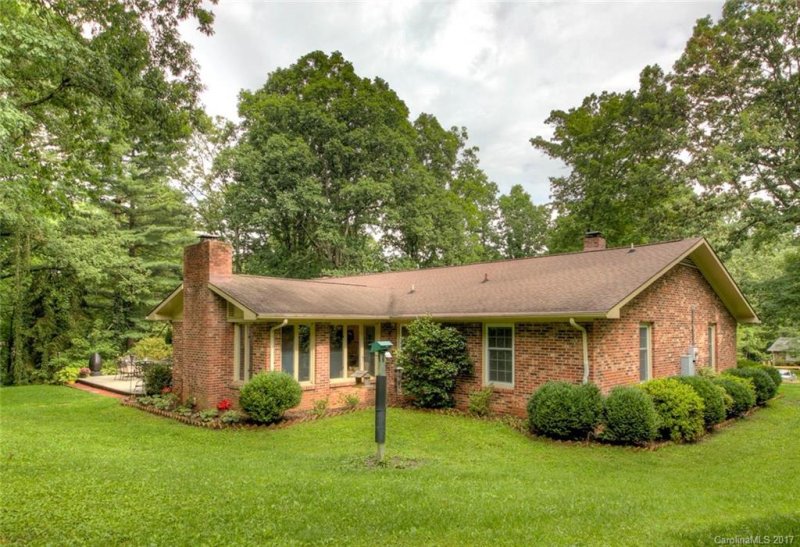 Property image 4 at 3221 Debbie Drive, Hendersonville, NC 28791