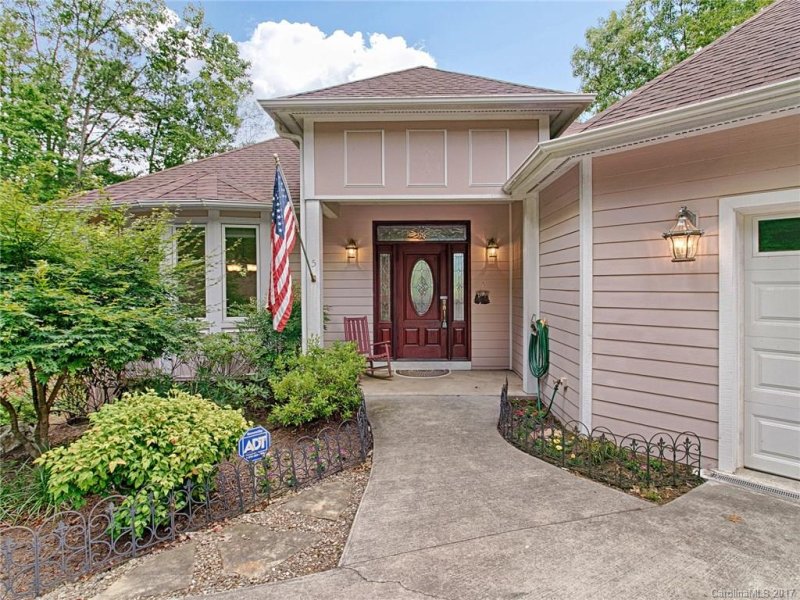Property image 2 at 5 Timber Park Drive, Black Mountain, NC 28711