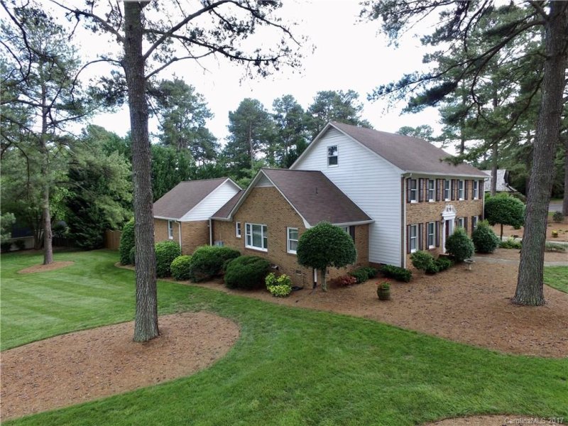 Property image 2 at 1324 Heatherloch Drive, Gastonia, NC 28054