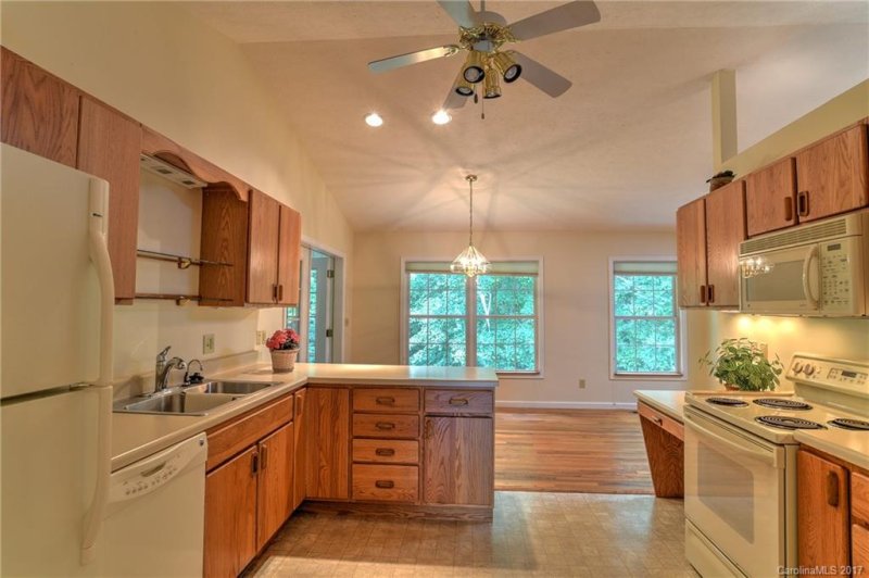 Property image 5 at 35 Allen Paul Drive, Hendersonville, NC 28791