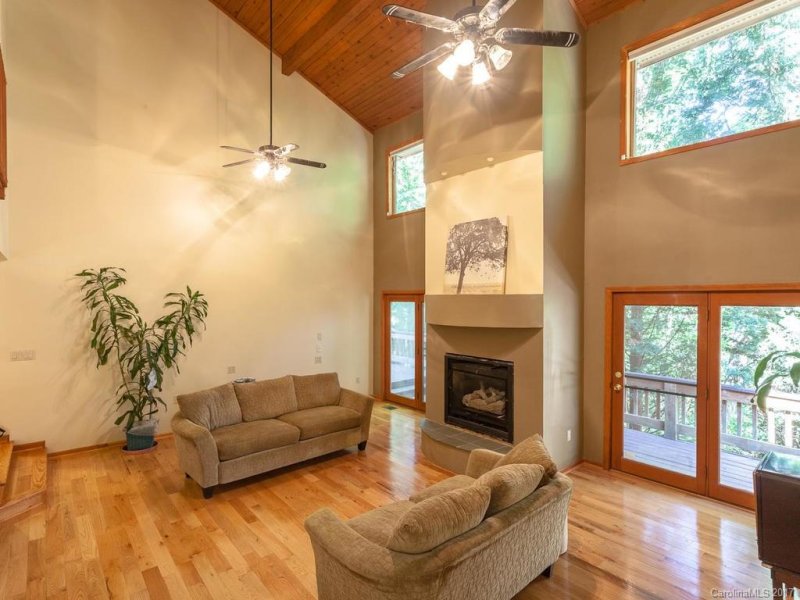 Property image 5 at 90 Coffey Circle, Asheville, NC 28806