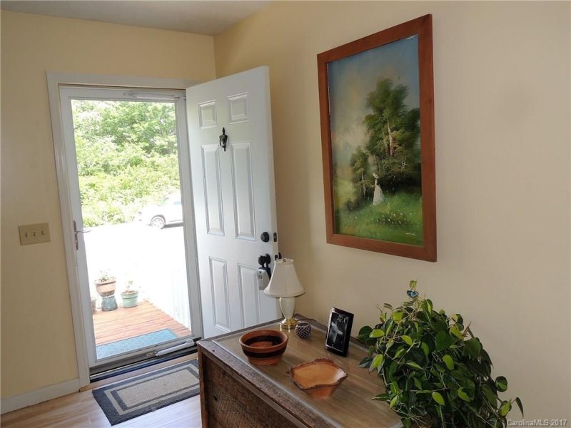 Property image 3 at 54 E Silverleaf Drive, Hendersonville, NC 28739