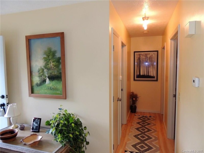 Property image 5 at 54 E Silverleaf Drive, Hendersonville, NC 28739