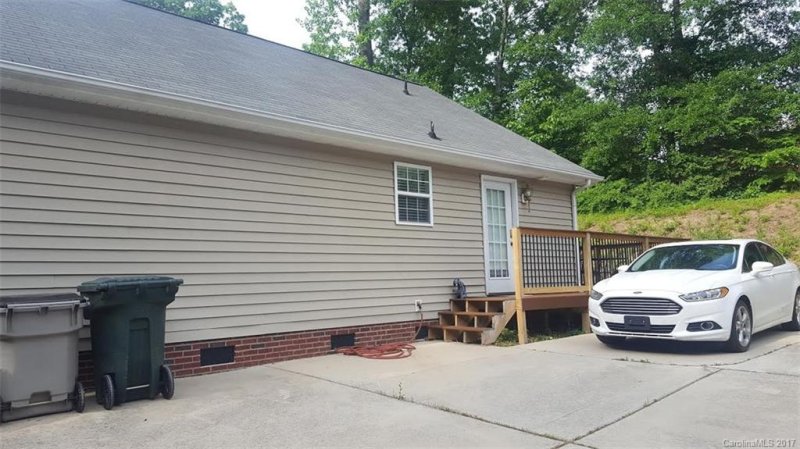 Property image 2 at 1504 Landsdowne Drive, Gastonia, NC 28054