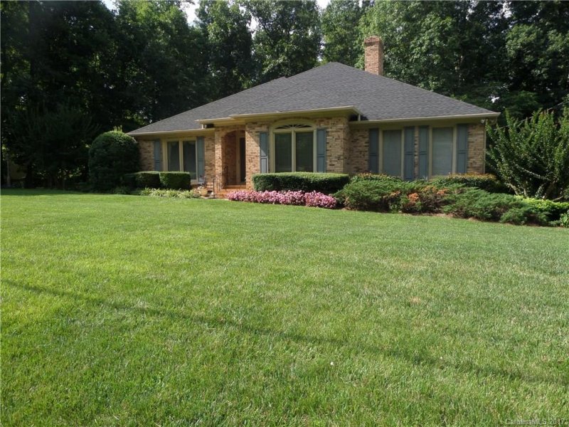 2681 Oakhurst Drive