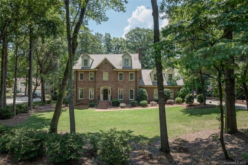 2753 Rolling Hills Drive