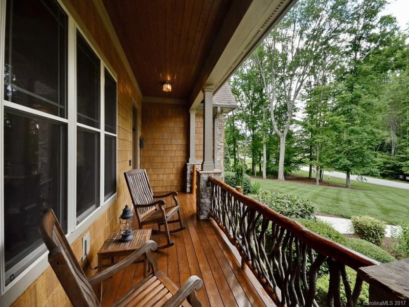 Property image 2 at 90 N Ridgeview Hill Drive, Hendersonville, NC 28791