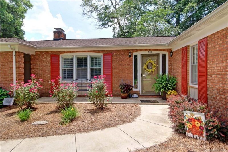 Property image 2 at 622 Carolina Avenue, Statesville, NC 28677