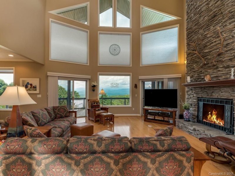 Property image 4 at 314 Coopers Drive, Hendersonville, NC 28739