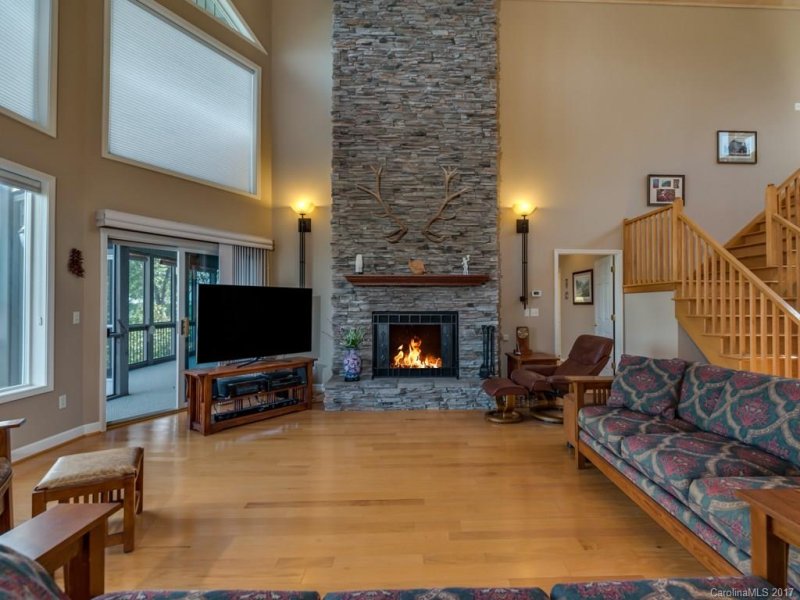 Property image 5 at 314 Coopers Drive, Hendersonville, NC 28739