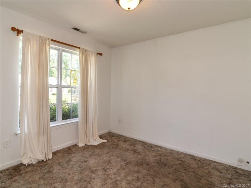 Property image 2 at 320 Touch Me Not Lane, Charlotte, NC 28216