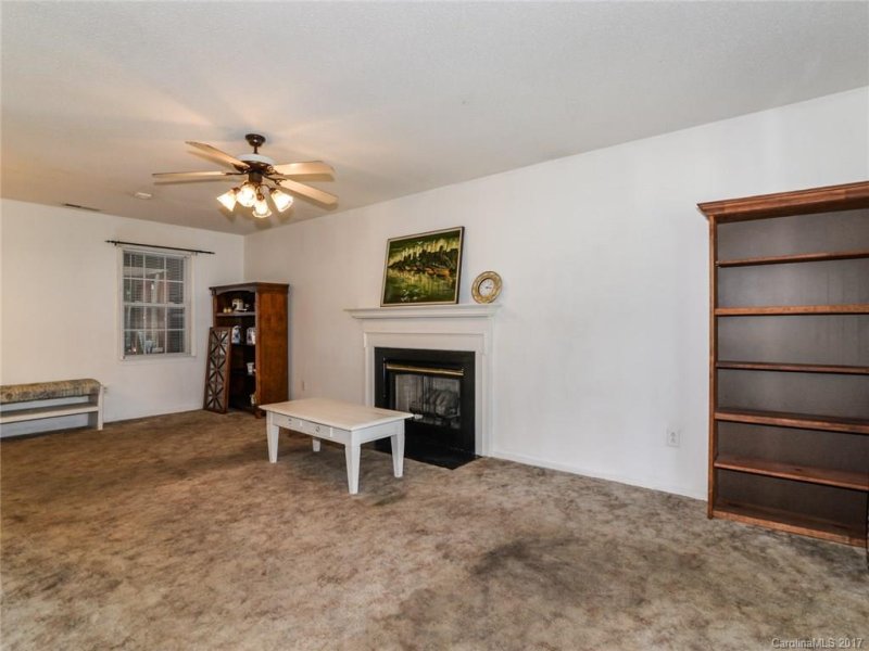 Property image 4 at 320 Touch Me Not Lane, Charlotte, NC 28216