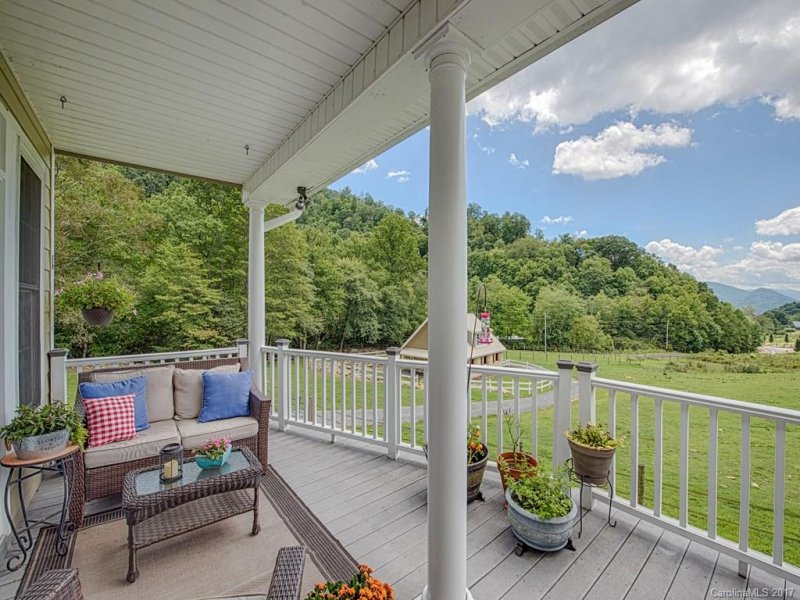 Property image 3 at 17 Rolling Meadows Lane, Clyde, NC 28721