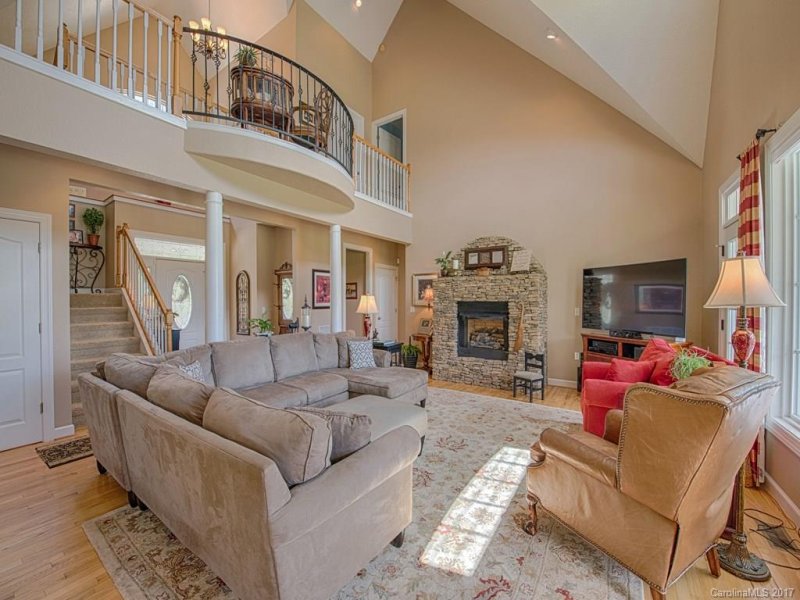 Property image 5 at 17 Rolling Meadows Lane, Clyde, NC 28721