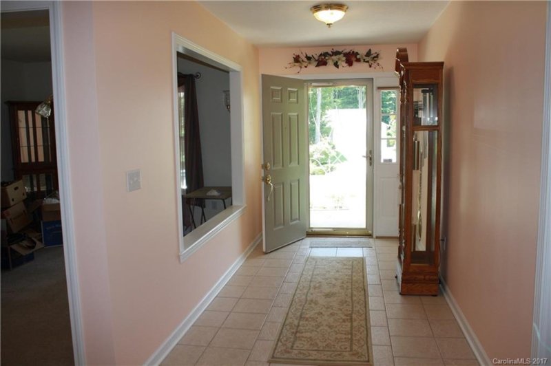Property image 3 at 318 Classic Oaks Circle, Hendersonville, NC 28792