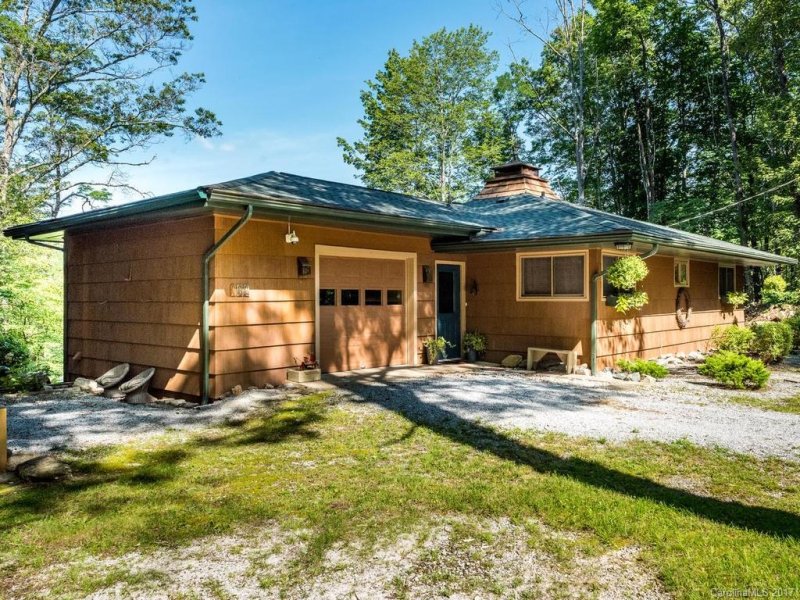 106 Whetstone Gap Road