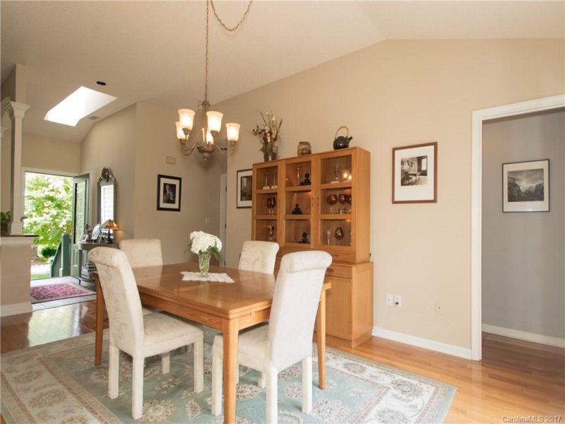 Property image 5 at 23 Old Applewood Lane, Hendersonville, NC 28739