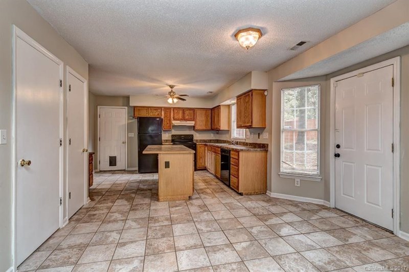 Property image 3 at 5307 Grenelefe Village Road, Charlotte, NC 28269