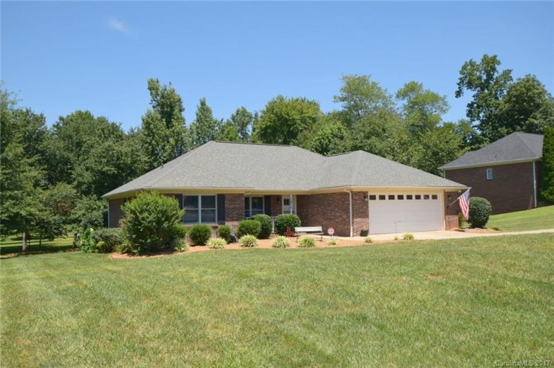 1876 Cameron Heights Circle