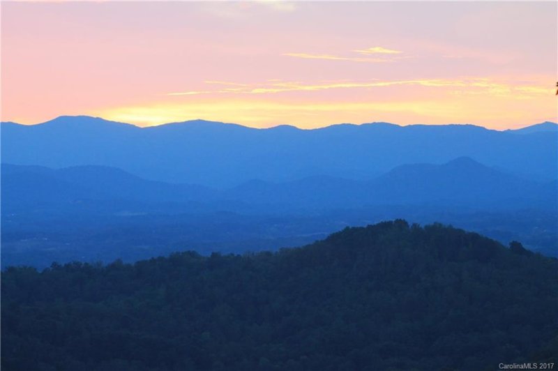 Property image 2 at 47 Villa Nova Drive, Asheville, NC 28804