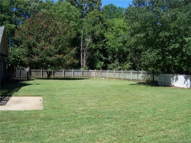 Property image 2 at 10535 Queensmead Circle, Charlotte, NC 28273