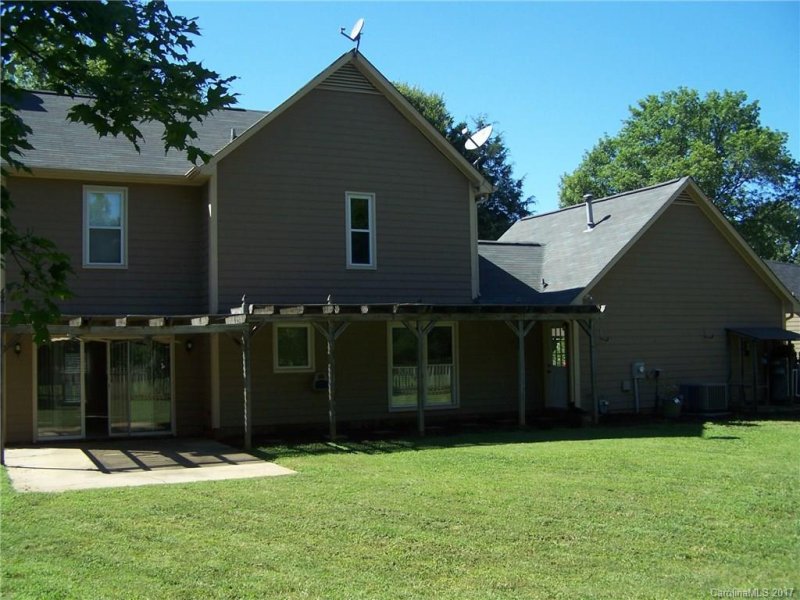 Property image 4 at 10535 Queensmead Circle, Charlotte, NC 28273