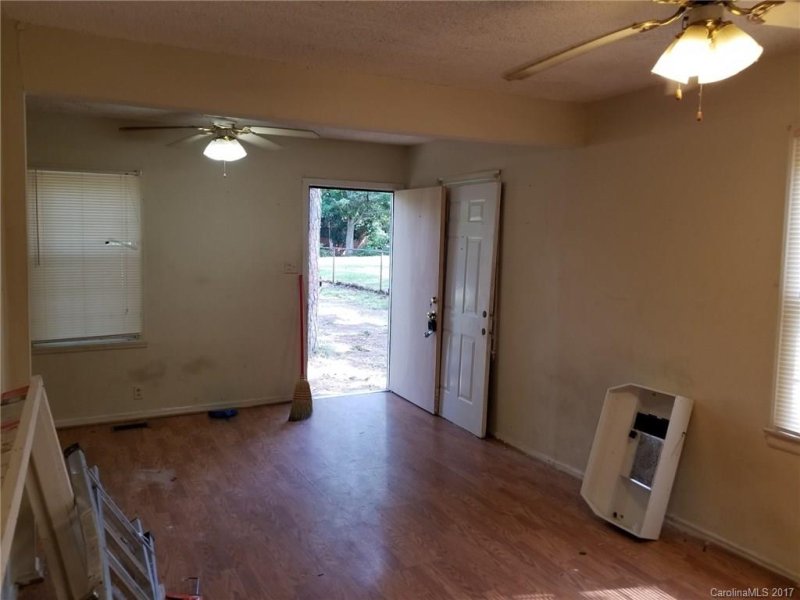 Property image 5 at 601 Morningside Road, Charlotte, NC 28214