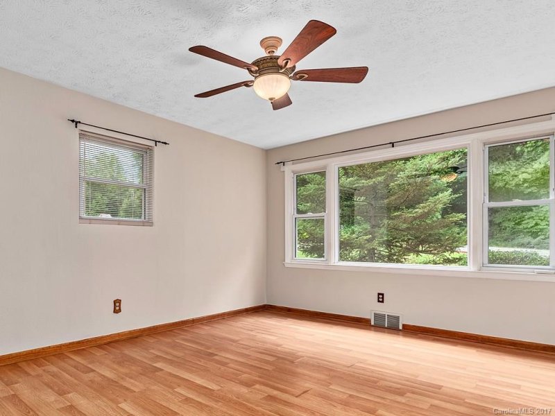 Property image 5 at 142 Stradley Mountain Road, Asheville, NC 28806